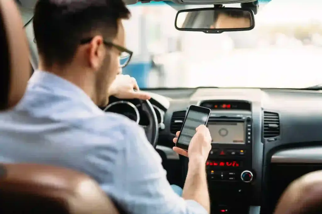 Link Between Cell Phone Use and Auto Accidents in Florida | Call 407-481-0066